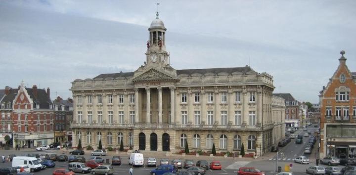 Appartement Tout Confort Cambrai Exteriör bild